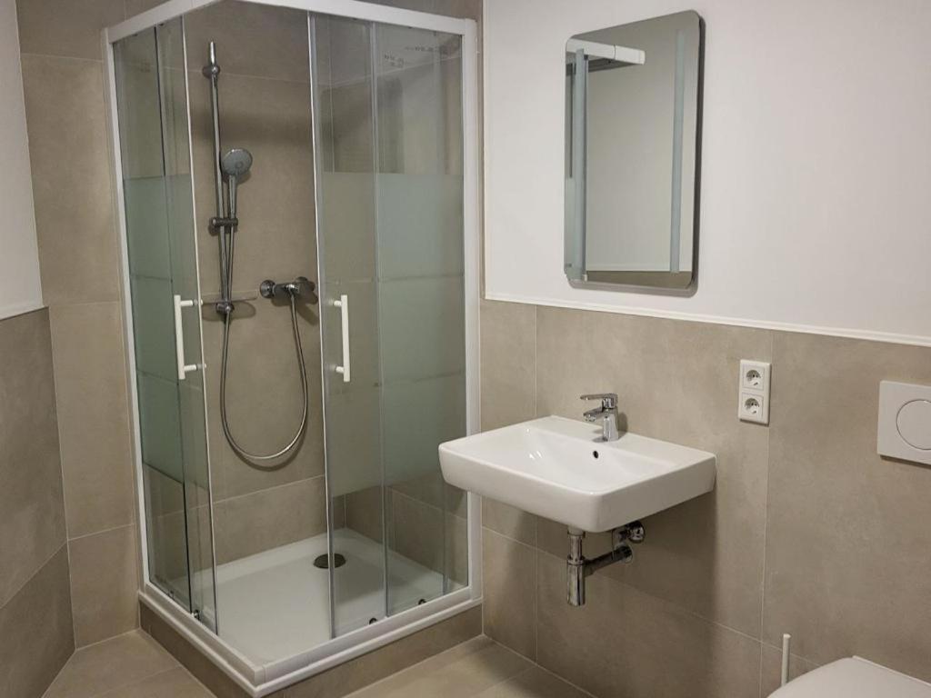 Monteurzimmer Mit Zwei Einzelnen Betten In Einer 3Zi Wohnung Mit Kuche Und Bad Osnabrück Exterior foto